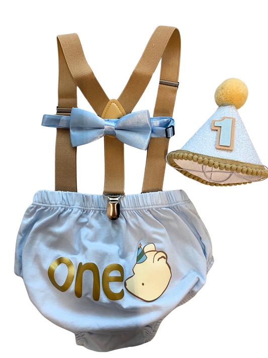 Classic bear Cake Smash Outfit - beecutebaby
