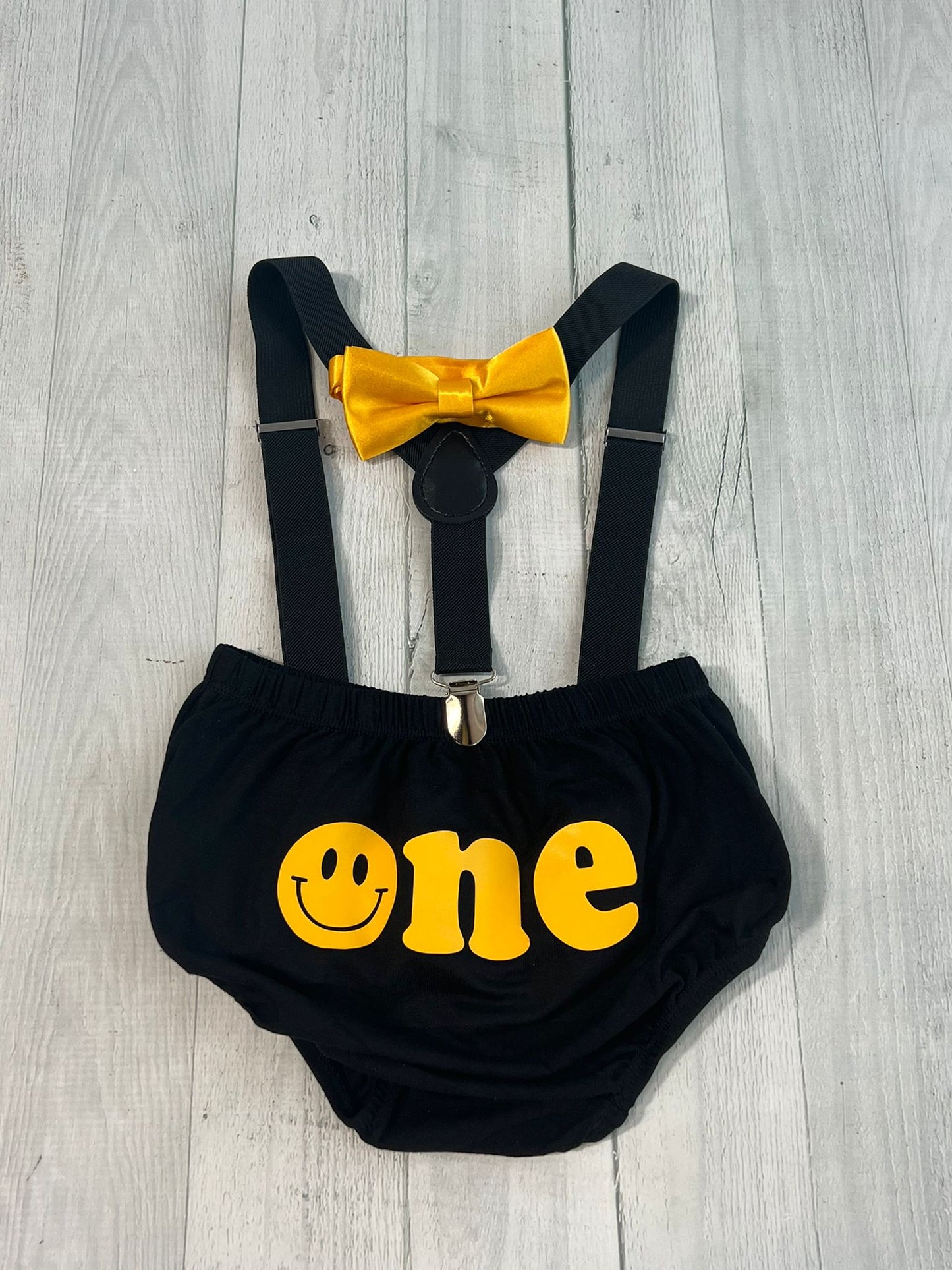 Smiley face One Cake Smash set - beecutebaby